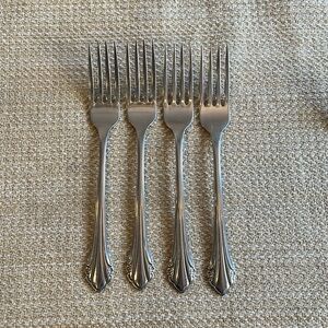 Oneida Repose Stainless Flatware Dinner Forks (4)